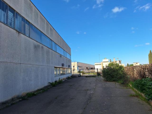 Stabilimenti produttivi in vendita