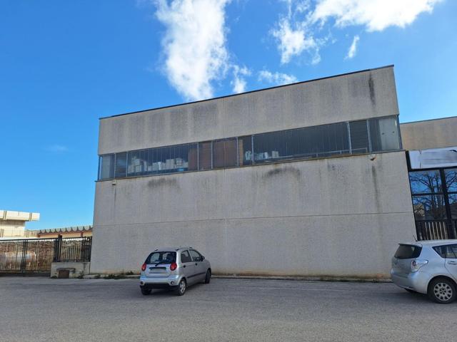 Stabilimenti produttivi in vendita
