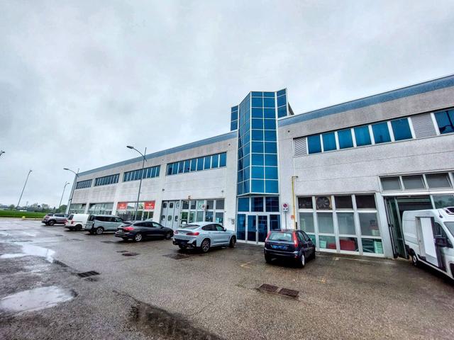 #2521003 Immobile al grezzo in complesso direzionale/commerciale in vendita - foto 9