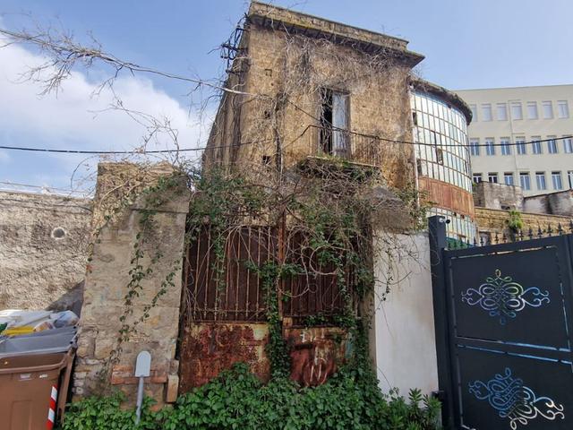 Palazzi in vendita