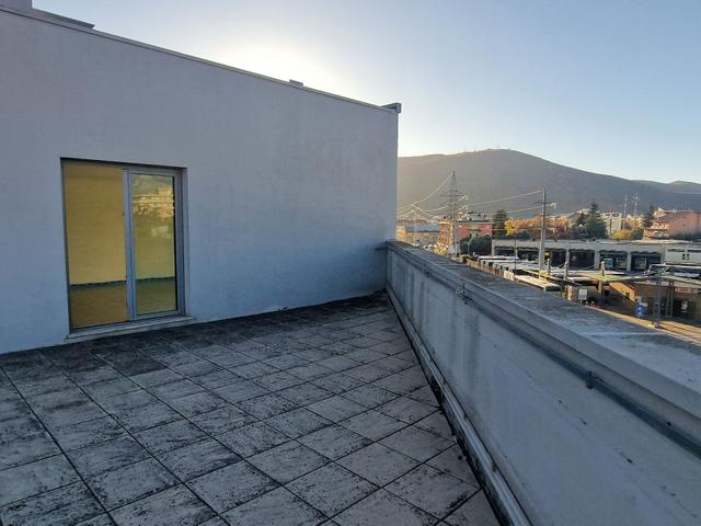 Grandi dimensioni in vendita