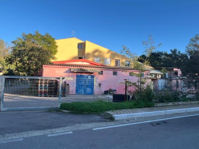 Negozi in vendita