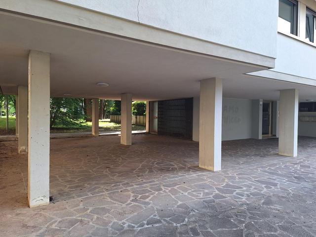 Negozi in vendita