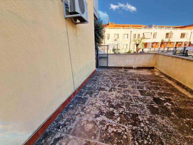 #22090 Negozio con corte pertinenziale in vendita - foto 7