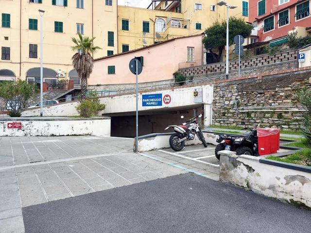 Garage in vendita