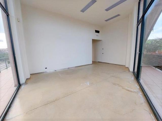 #14719 Porzione di fabbricato ad uso artigianale con area di pertinenza in vendita - foto 2
