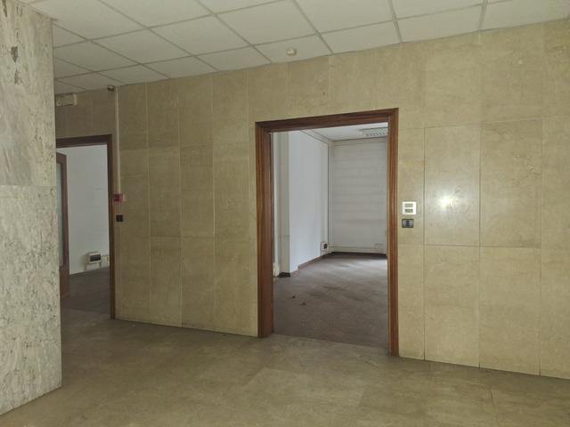 #2638498 Ampio ufficio con magazzino in zona semicentrale in vendita - foto 2