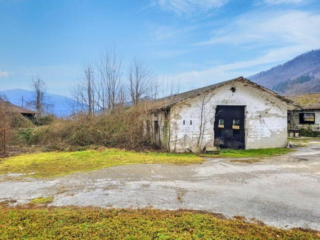 #25568 Area edificabile con manufatti da demolire in vendita - foto 2
