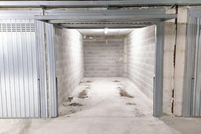 Garage in vendita