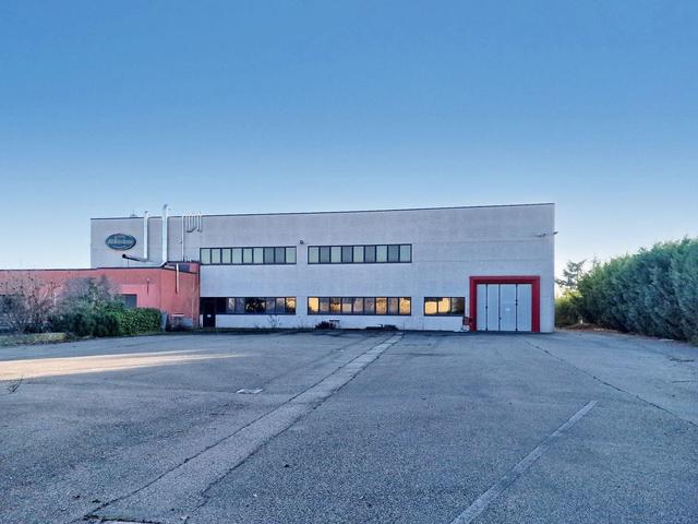 #23073 Capannone commerciale con uffici abitazione e ampia area pertinenziale in vendita - foto 6