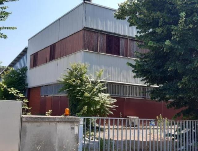 #2638870 Ampio capannone commerciale in vendita - foto 1