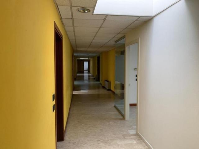 #2639250 Ufficio in zona centrale sub 352 in vendita - foto 2