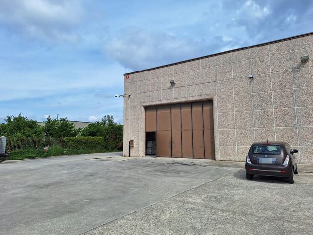 #2536049 Vendesi Capannone Industriale con ampio parcheggio in vendita - foto 1