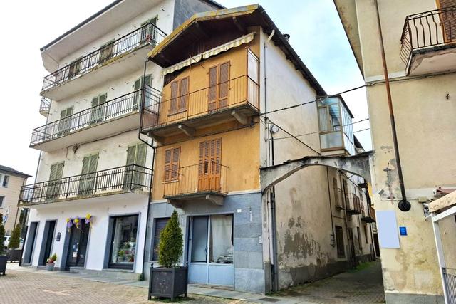 Palazzi in vendita