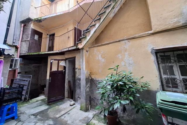 Palazzi in vendita