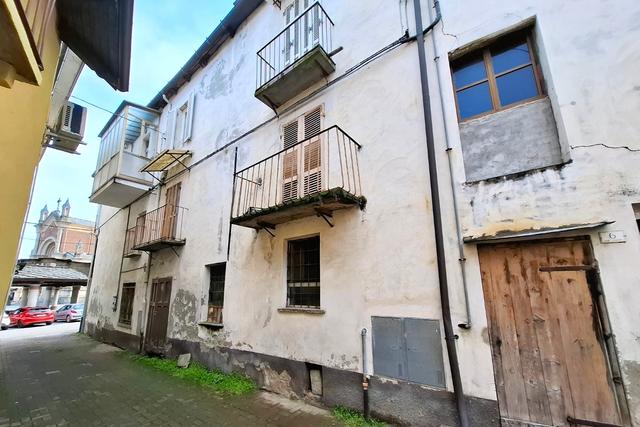 Palazzi in vendita