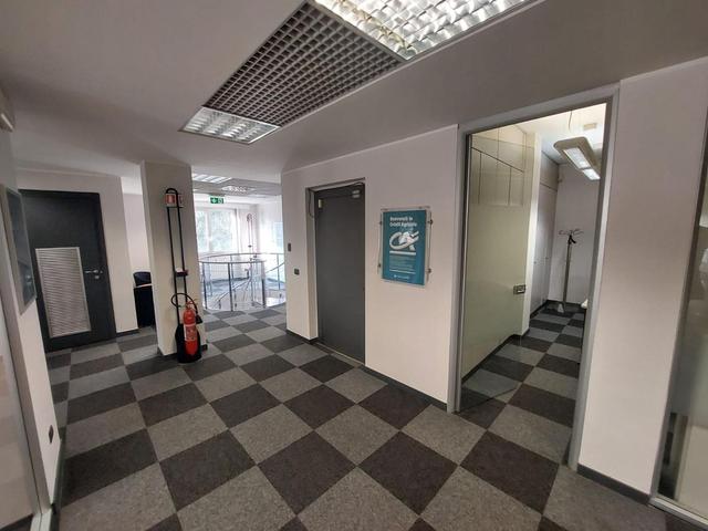 #25898 Ufficio in zona semicentrale con box auto e cantina in vendita - foto 5