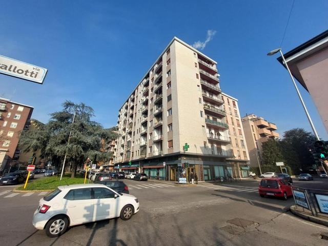 #25898 Ufficio in zona semicentrale con box auto e cantina in vendita - foto 8