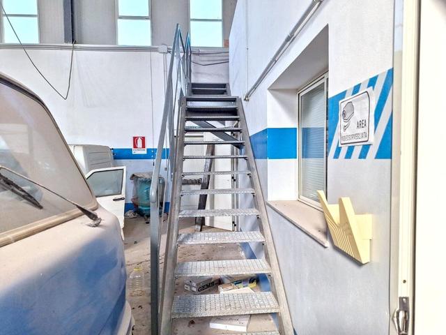 #2536610 Capannone con uffici e corte in vendita - foto 24