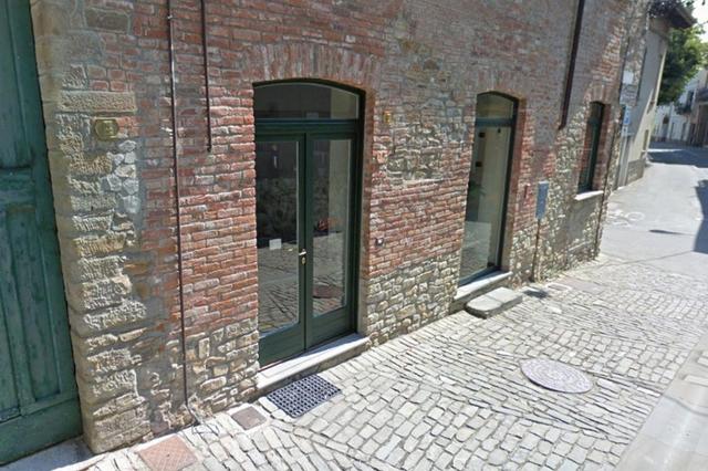 Negozi in vendita