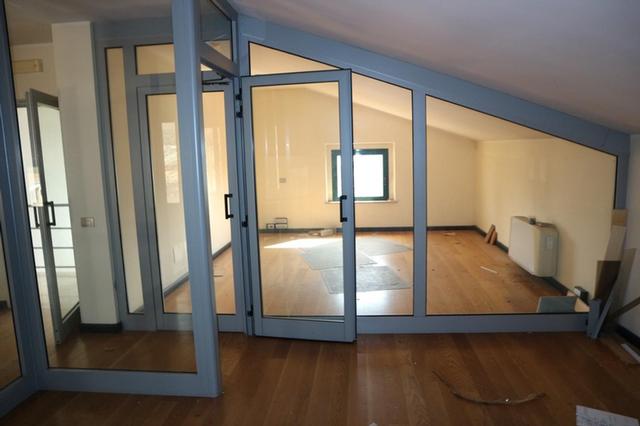 #14857 Edificio terziario con tettoie e corte privata in vendita - foto 2