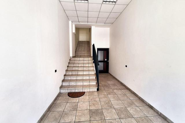 Negozi in vendita