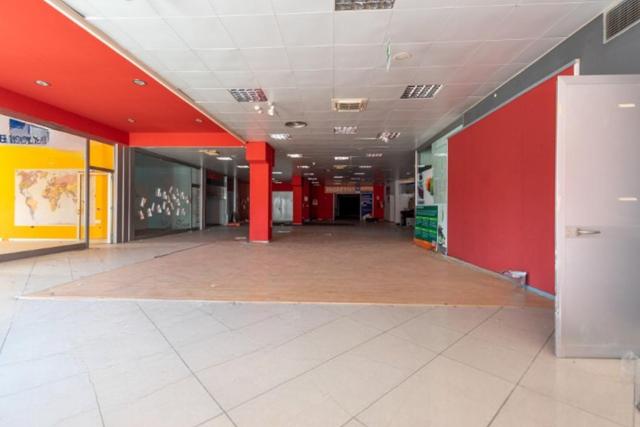 #25733 Complesso commerciale con parcheggi in vendita - foto 13