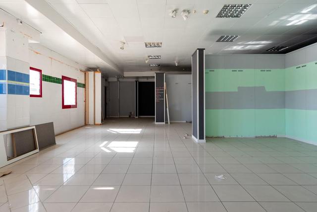 #25733 Complesso commerciale con parcheggi in vendita - foto 9