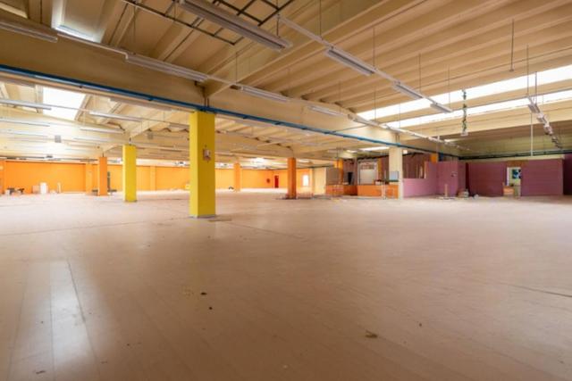 #25733 Complesso commerciale con parcheggi in vendita - foto 6
