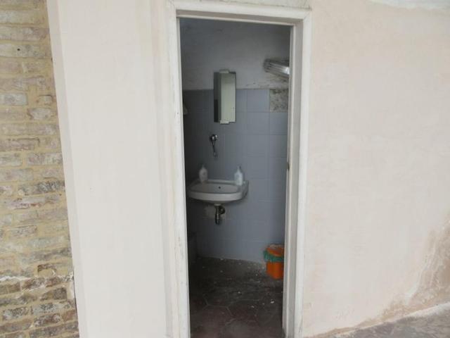 Magazzini in vendita
