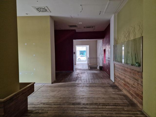 Negozi in vendita