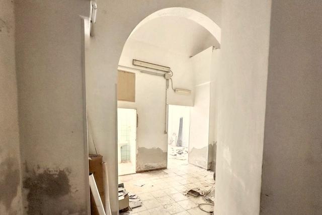 #25560 Laboratorio artigiano con corte in centro città in vendita - foto 12