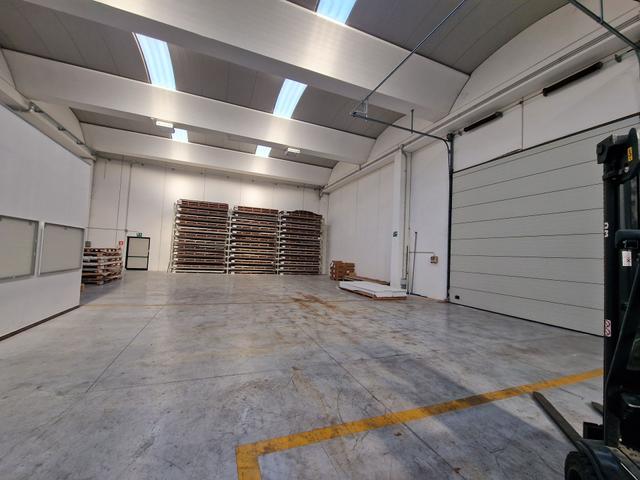 #2536187 Capannone, Uffici e terreno a Porto Recanati in vendita - foto 2