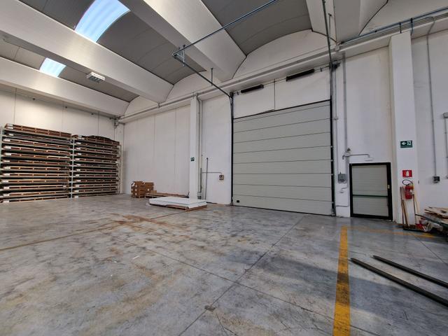 #2536187 Capannone, Uffici e terreno a Porto Recanati in vendita - foto 3
