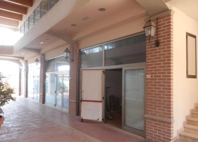 #25576 Ampio locale commerciale in vendita - foto 2