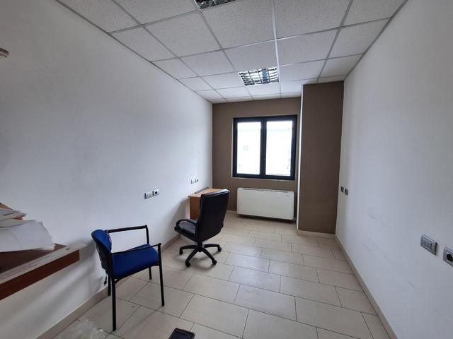 #25662 Capannone con uffici e terreno in vendita - foto 2