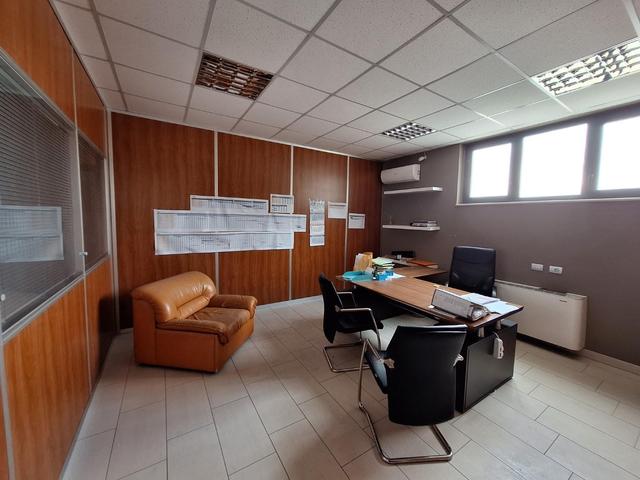 #25662 Capannone con uffici e terreno in vendita - foto 9