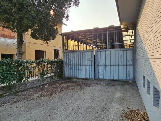 Stabilimenti produttivi in vendita