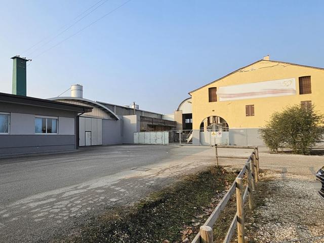 Stabilimenti produttivi in vendita