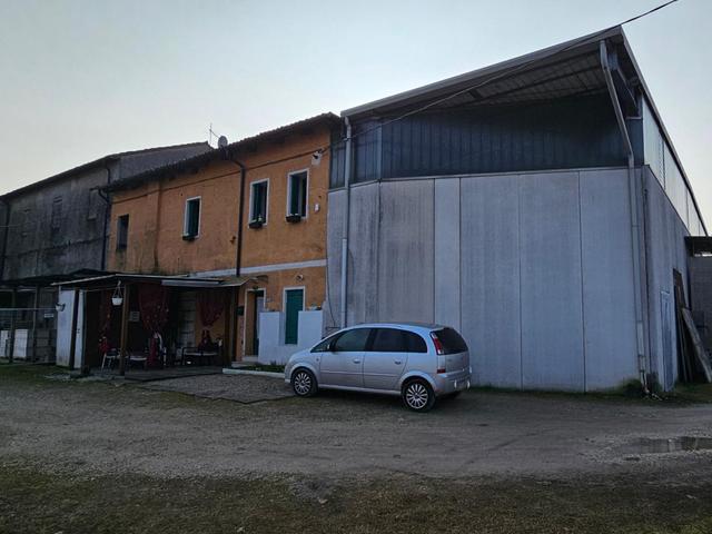 Stabilimenti produttivi in vendita