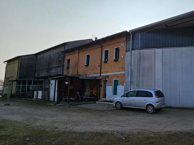 Stabilimenti produttivi in vendita
