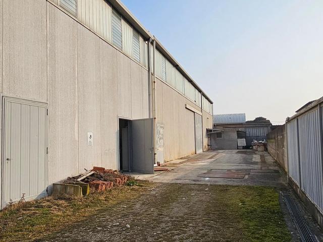 Stabilimenti produttivi in vendita