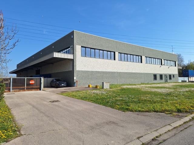 #2638718 Capannone con uffici e corte in vendita - foto 1