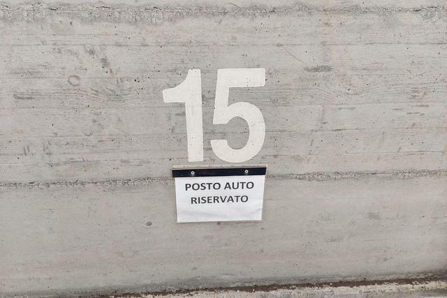 Posti auto in vendita