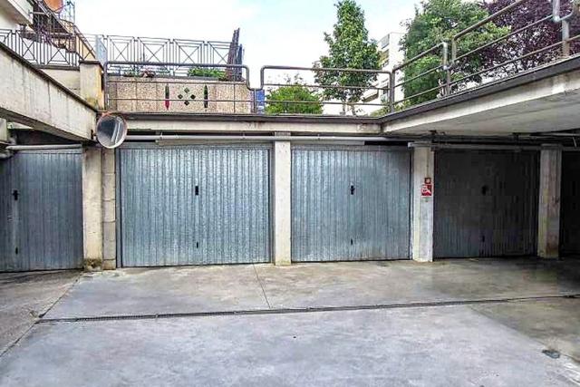 Garage in vendita
