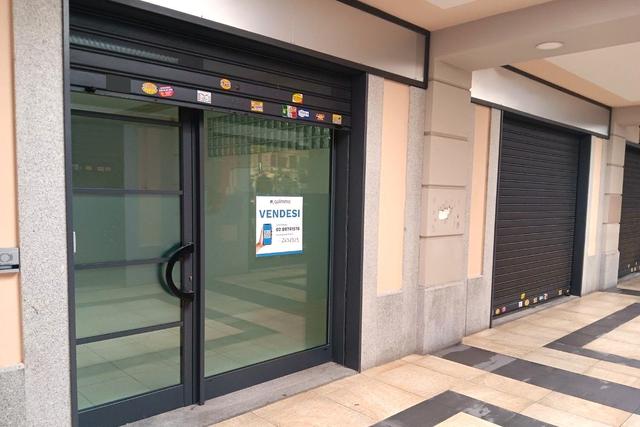 #2638329 Negozio (sub 60) in edificio polifunzionale in vendita - foto 1
