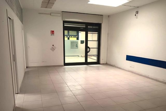 #2638329 Negozio (sub 60) in edificio polifunzionale in vendita - foto 4