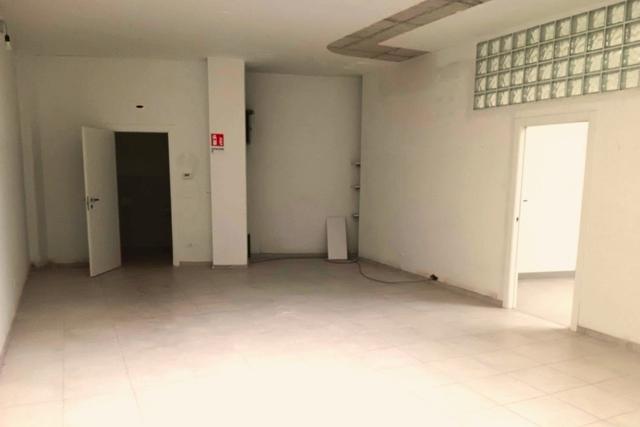 #2638329 Negozio (sub 60) in edificio polifunzionale in vendita - foto 6