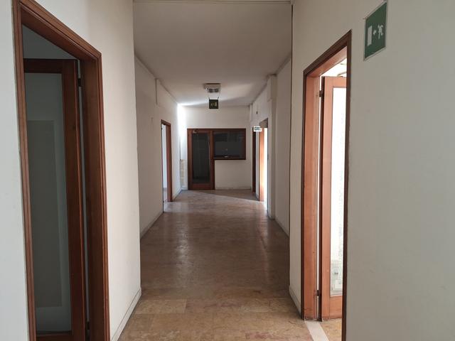 #2638499 Ampio ufficio con cantina e box auto in vendita - foto 2