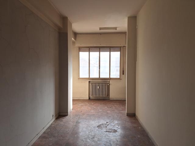 #2638499 Ampio ufficio con cantina e box auto in vendita - foto 8